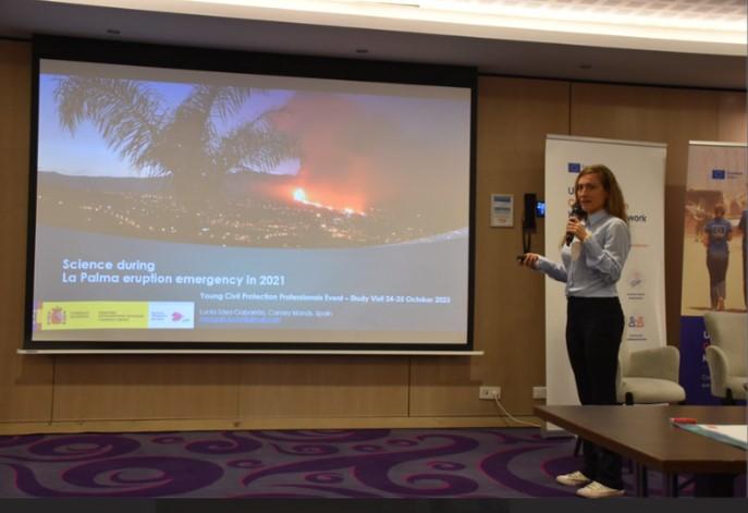Lucía Sáez Gabarrón during her presentation at the Young Civil Protection Professionals Event