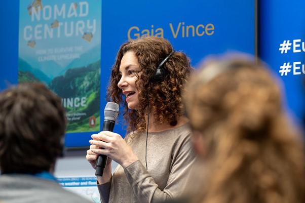 Gaia Vince presenting her book at the CP Forum.