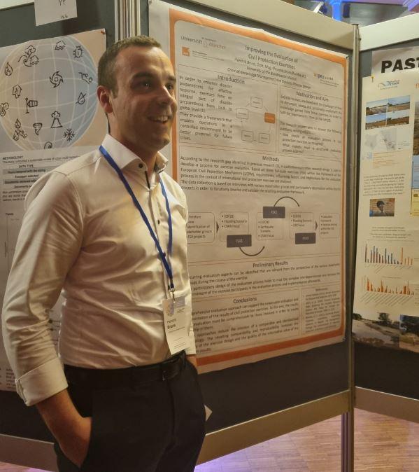 Hendrik Bruns during the 3rd International Conference on natural-hazards-and risks in a changing world-addressing compound and multi-hazard risk.