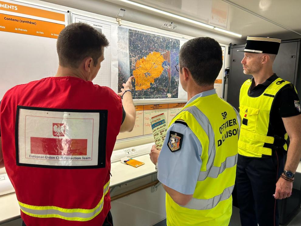 Liaison Officers during one of the first training sessions. 