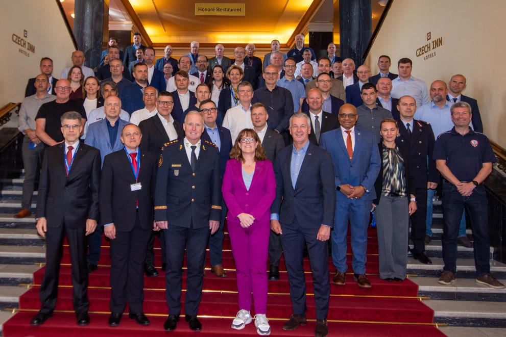 Family picture of FEU Council 2025 in Prague.