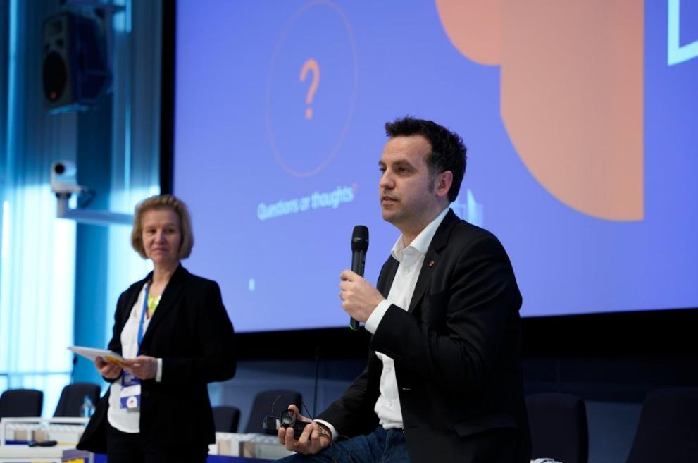 Team Leader in DG ECHO, Maarten Vergauwen, presented the strategy, outlining its objectives and key actions. 