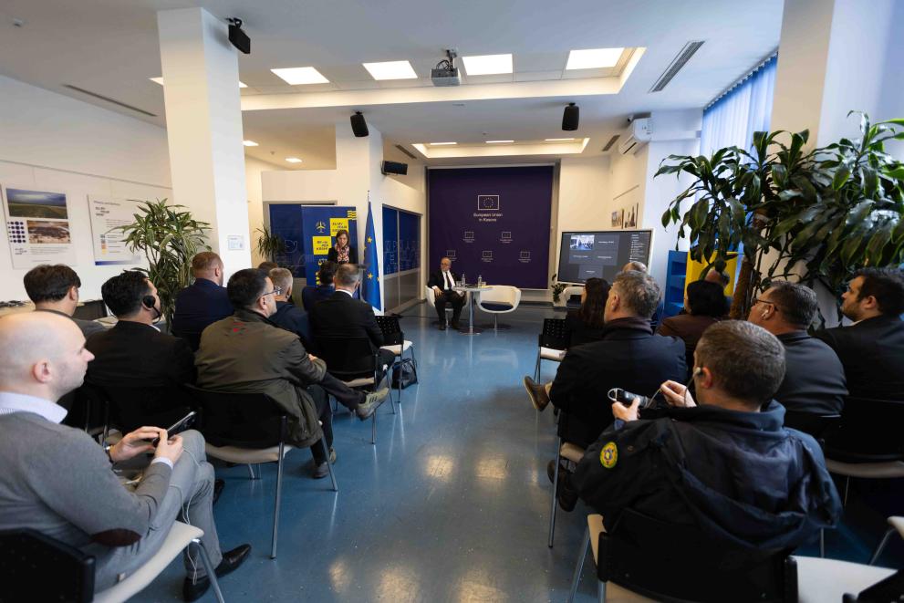 Ms Eva Palatova, Acting Head of the European Union in Kosovo, to the Kosovo civil protection authorities represented by Mr. Shefki Abdullahu, Acting Director-General of EMA.