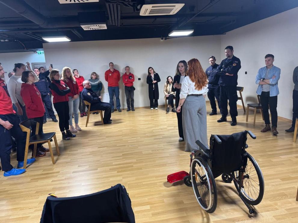 participants from a para swimming club were trained by the Croatian Red Cross and demonstrated cardiopulmonary resuscitation 