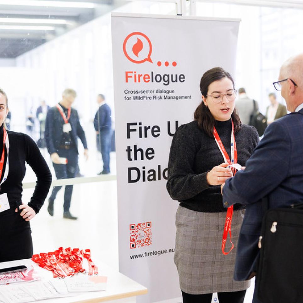 Firelogue representatives informing participants.