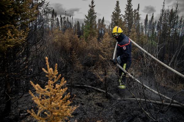 Firefighter response to wildfires in Greece 