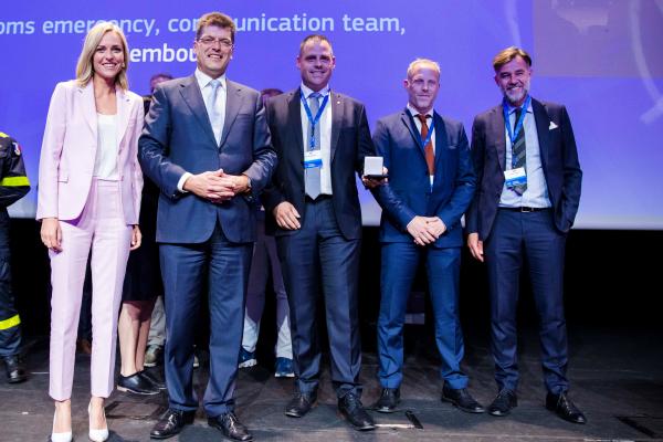 team from Luxembourg receives medal at cpf 2022