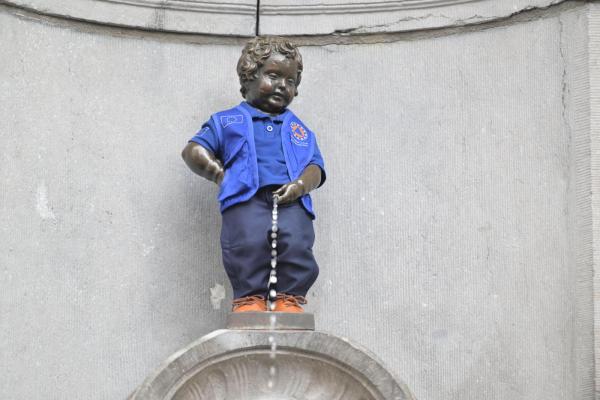 Manneken Pis Ceremony