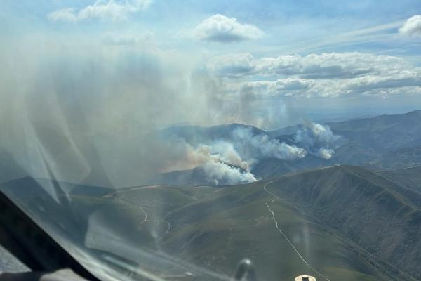 These planes are part of the rescEU firefighting fleet.