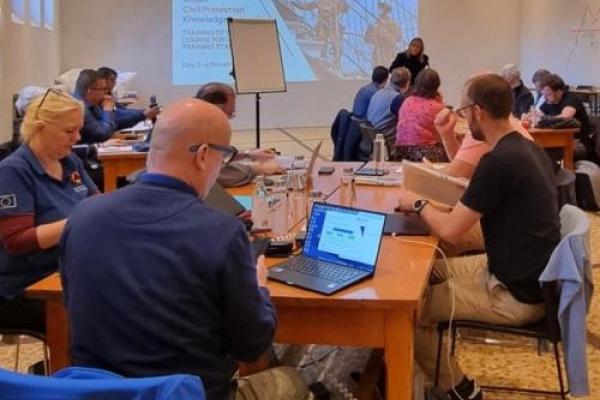Civil Protection experts during a workshop. 