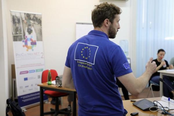 A civil protection expert during a presentation at the ERCC.