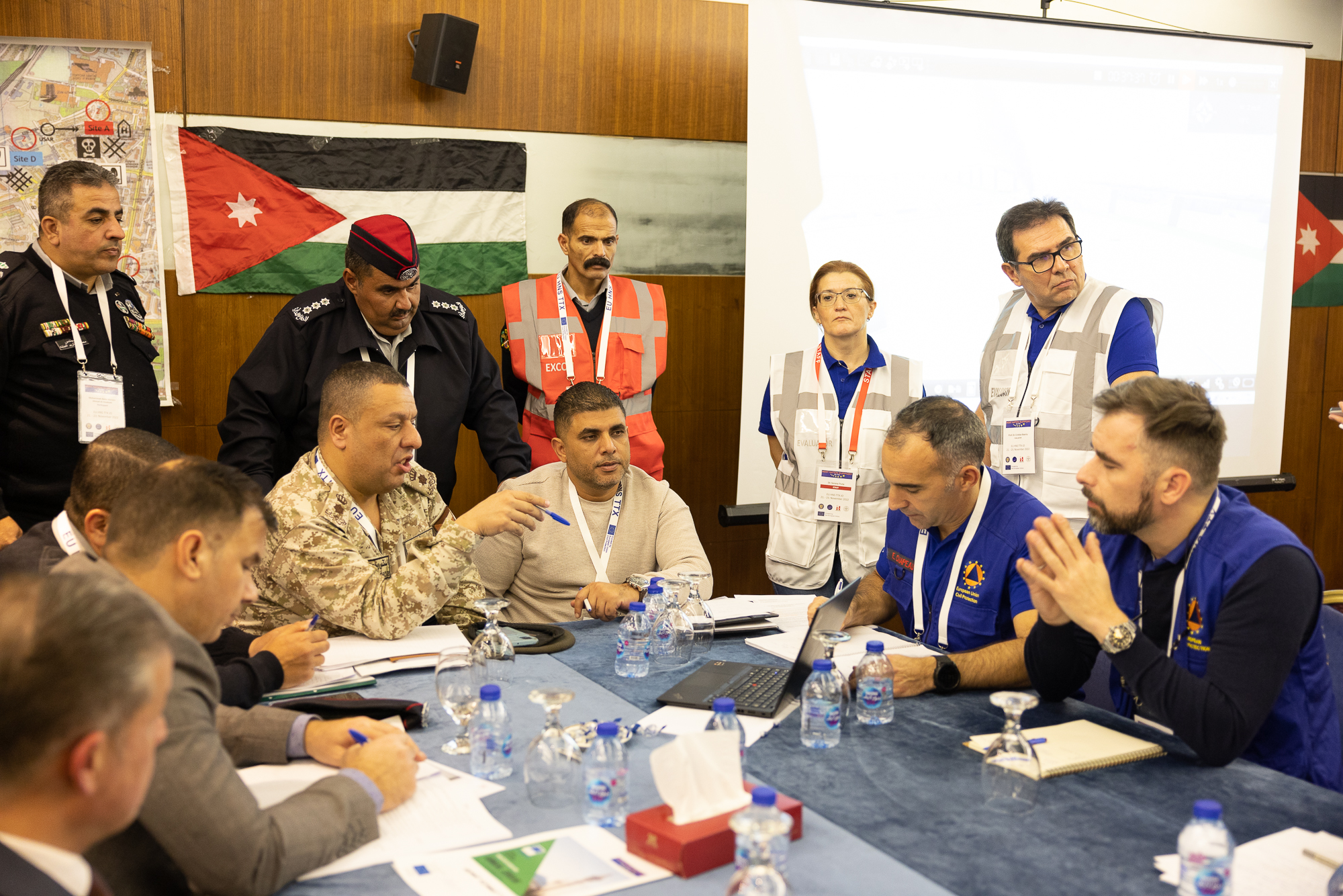 Discussion on HNS between Jordan Civil Defense and the Team Leader of the EUCPT