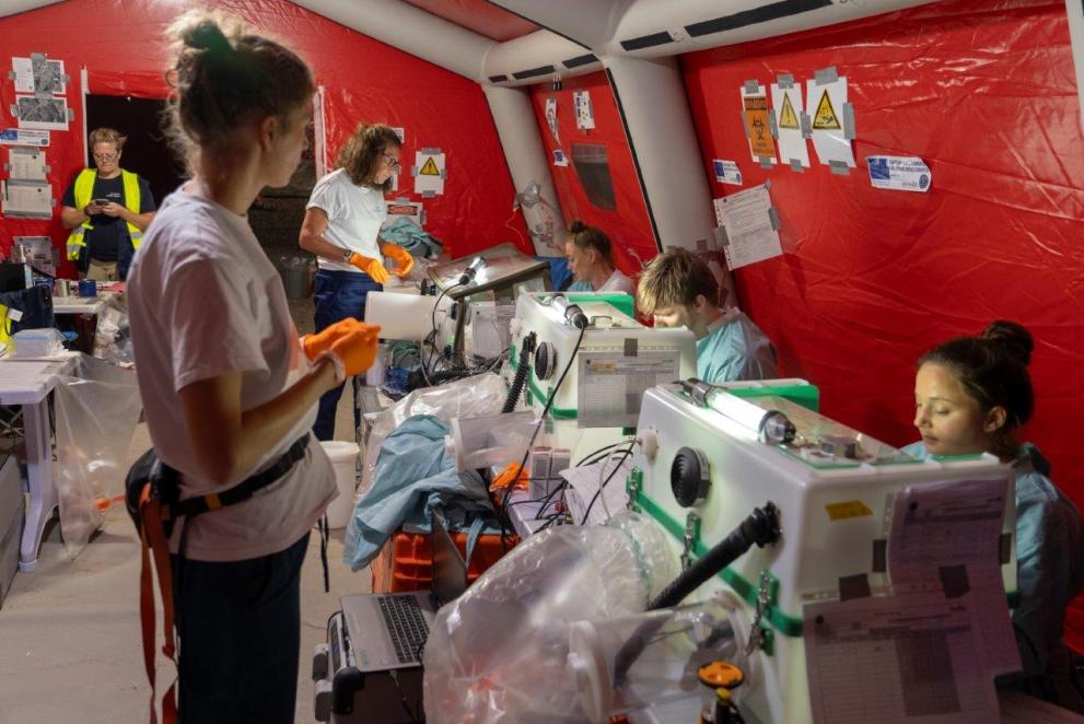 EMT working in a tent © EU MODEX