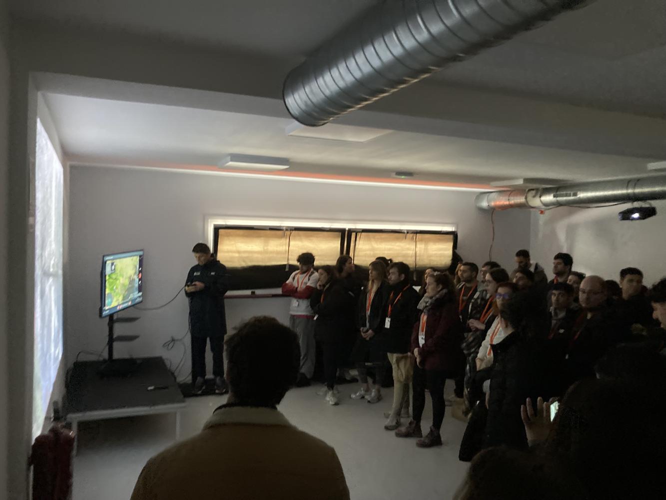 Students safe location with real time follow simulation