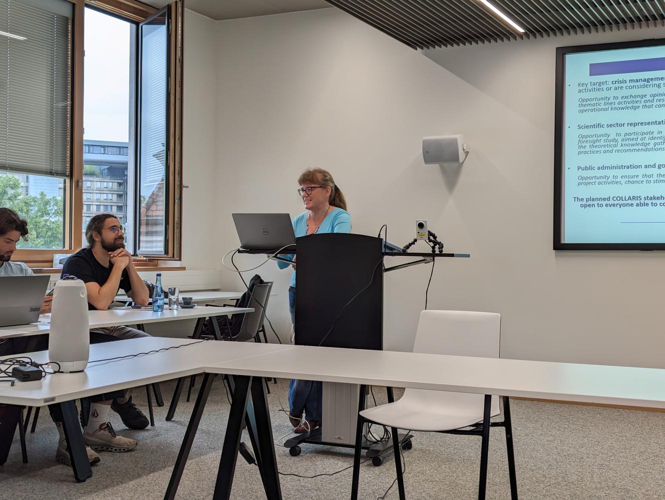 Anna Kobierzycka (COLLARIS Network) giving a presentation