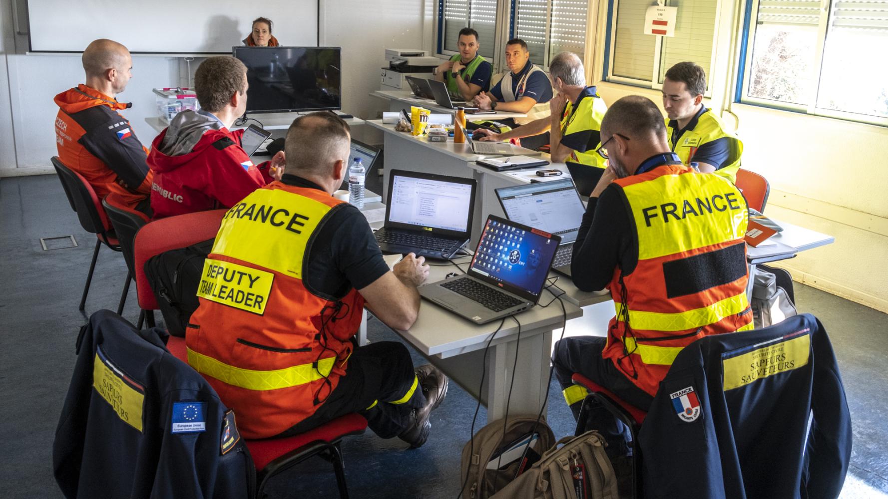 Modules working in their workspace during the ModTTX2.