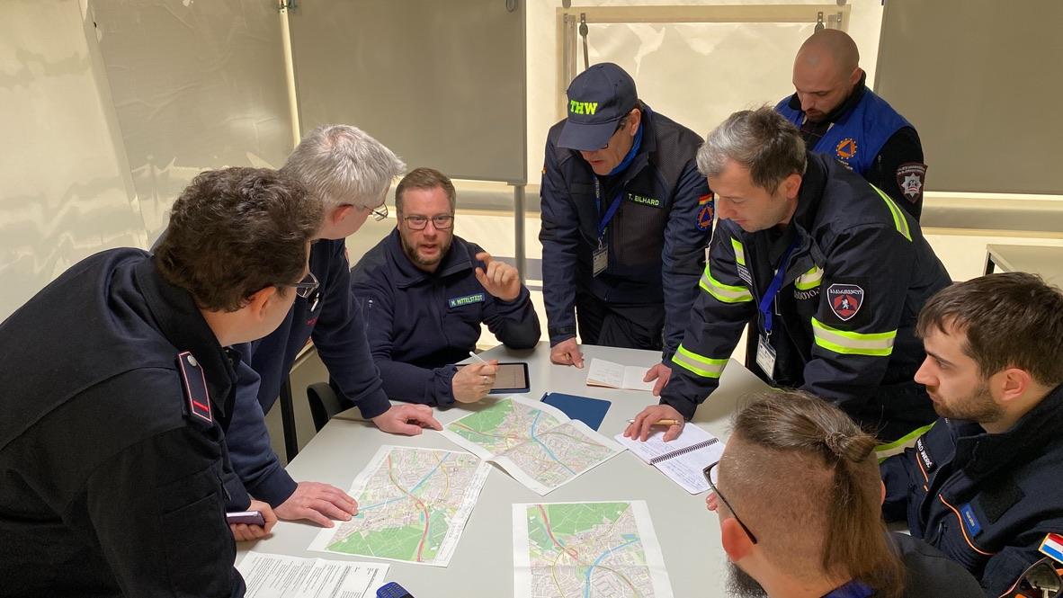 Modules key personnel meet with an OSC