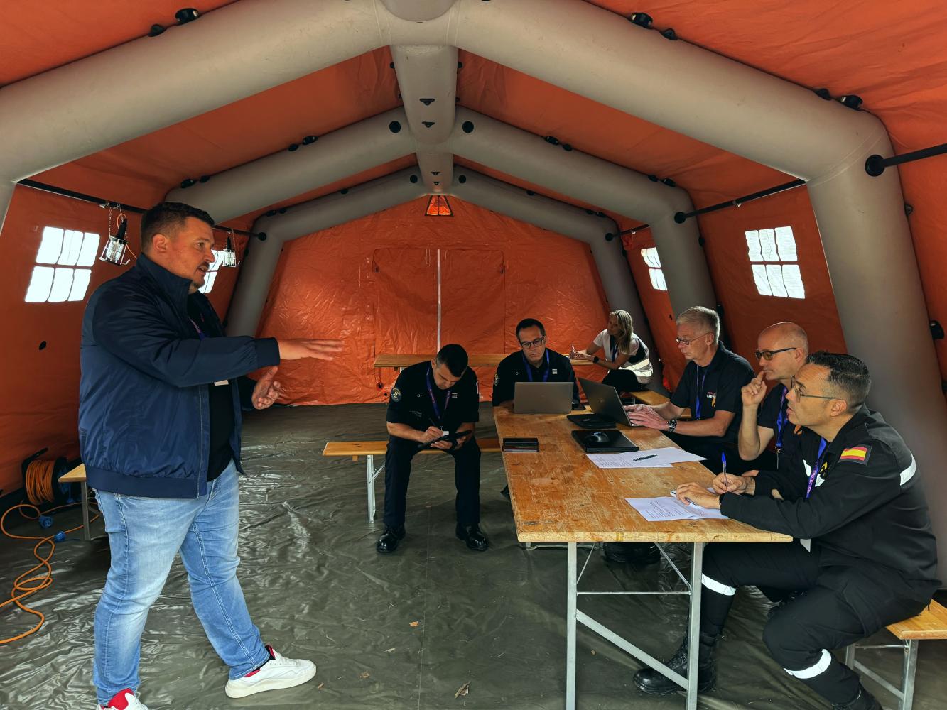 Participants are briefed by an on-site commander.