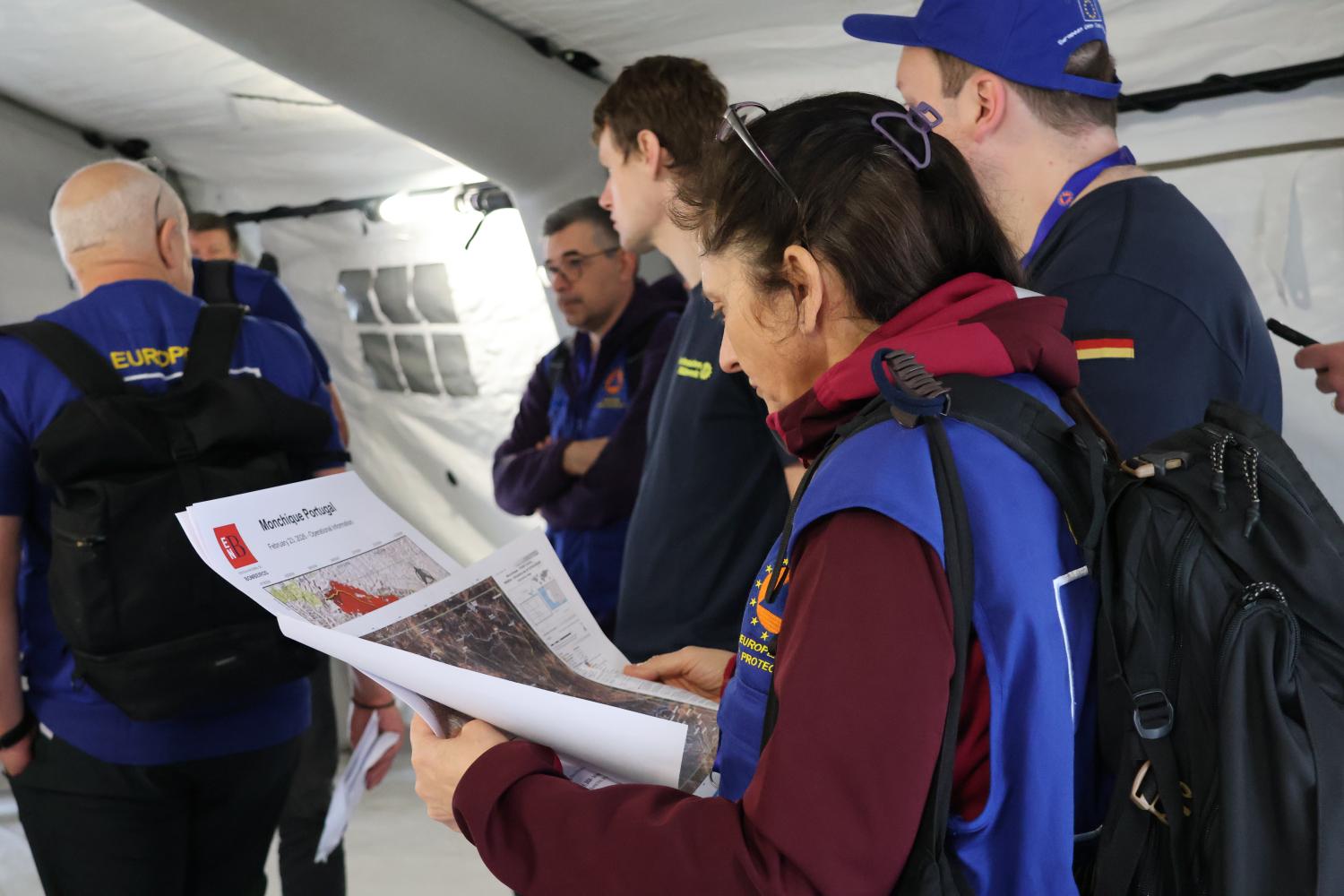 Participants go throught the RDC simulation in the exercise.