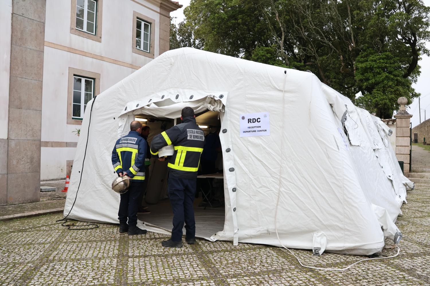 Participants go throught the RDC simulation in the exercise.