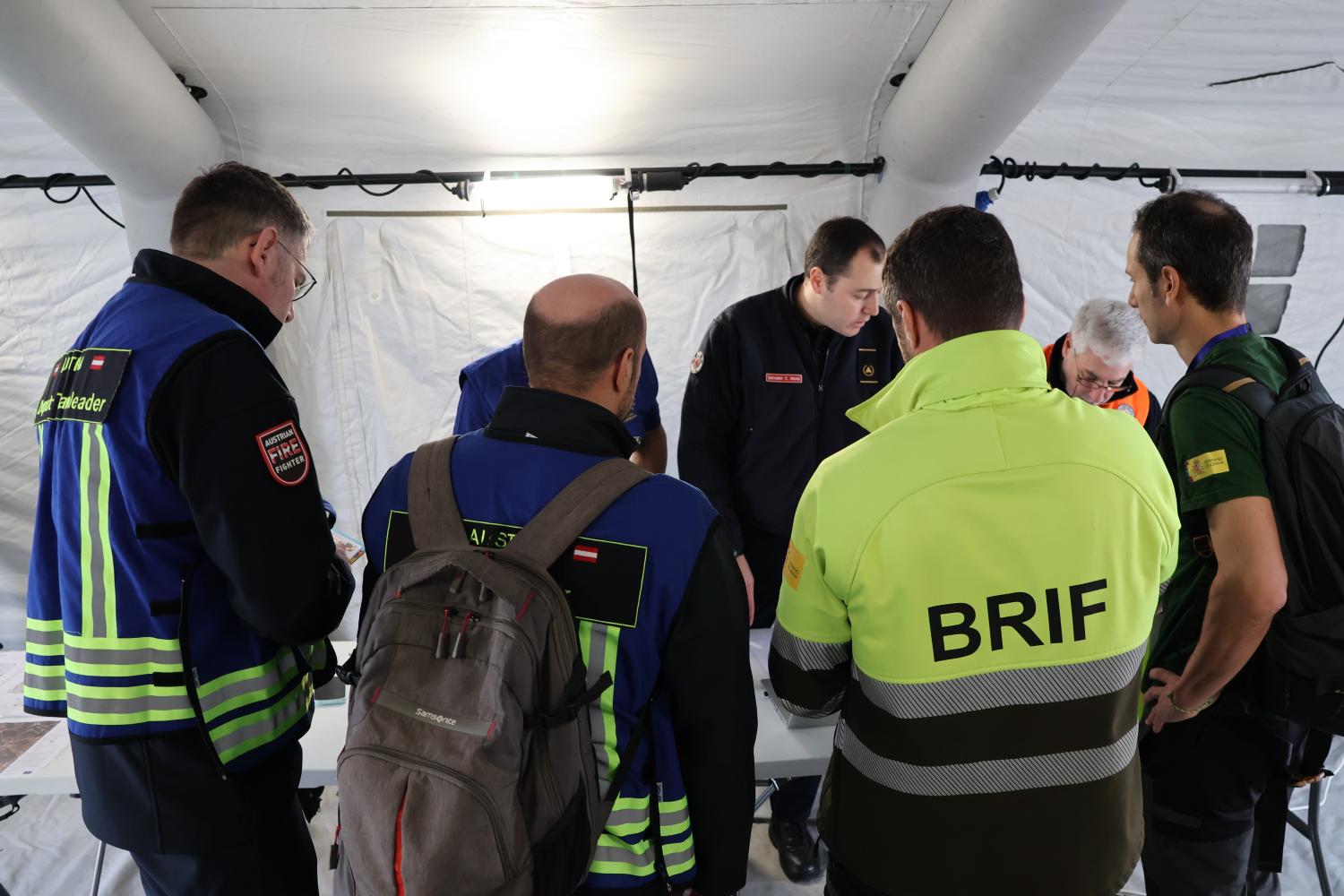 Participants go throught the RDC simulation in the exercise.