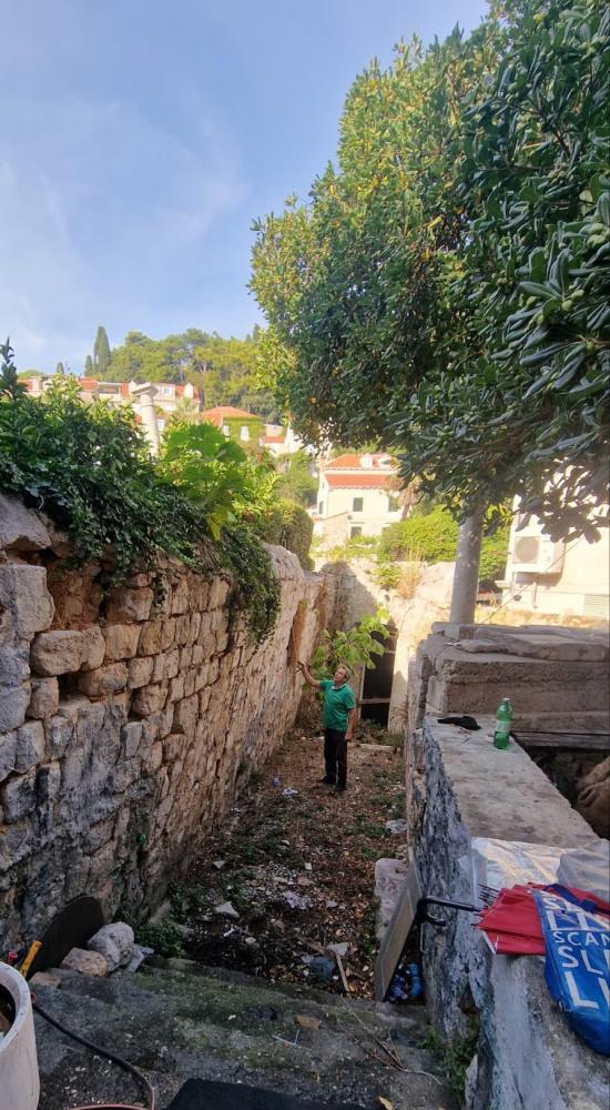 Du retaining wall