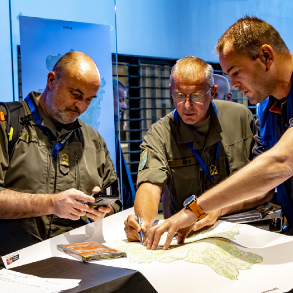 EUCPT sets up and runs the RDC on arrival in afflicted country.