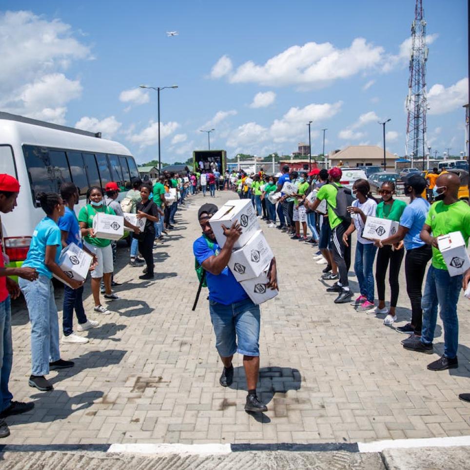 Chain of volunteers to help