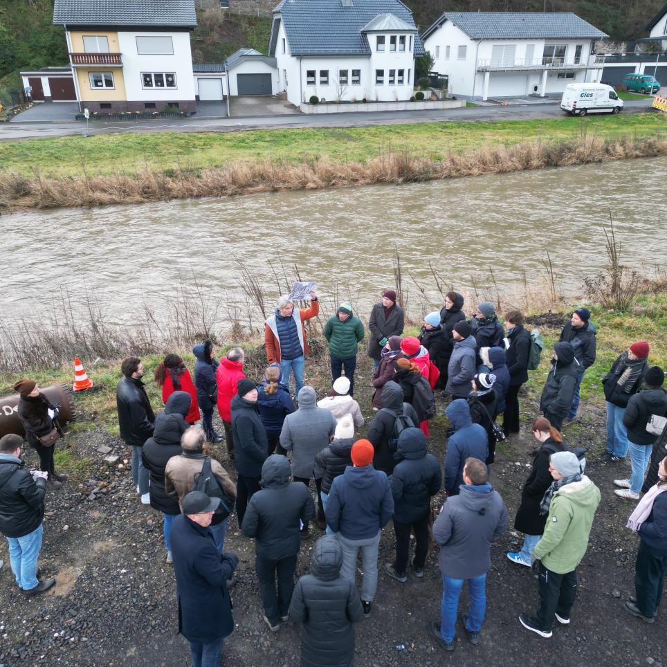 The participants during a presantation on the flood in the Ahr valley in July 2021.