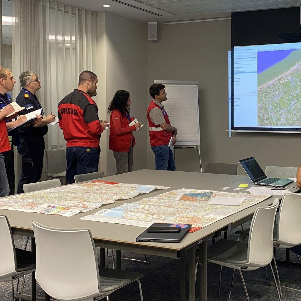 The modules meet with OSC and receive an overview of the situation - redeployment.