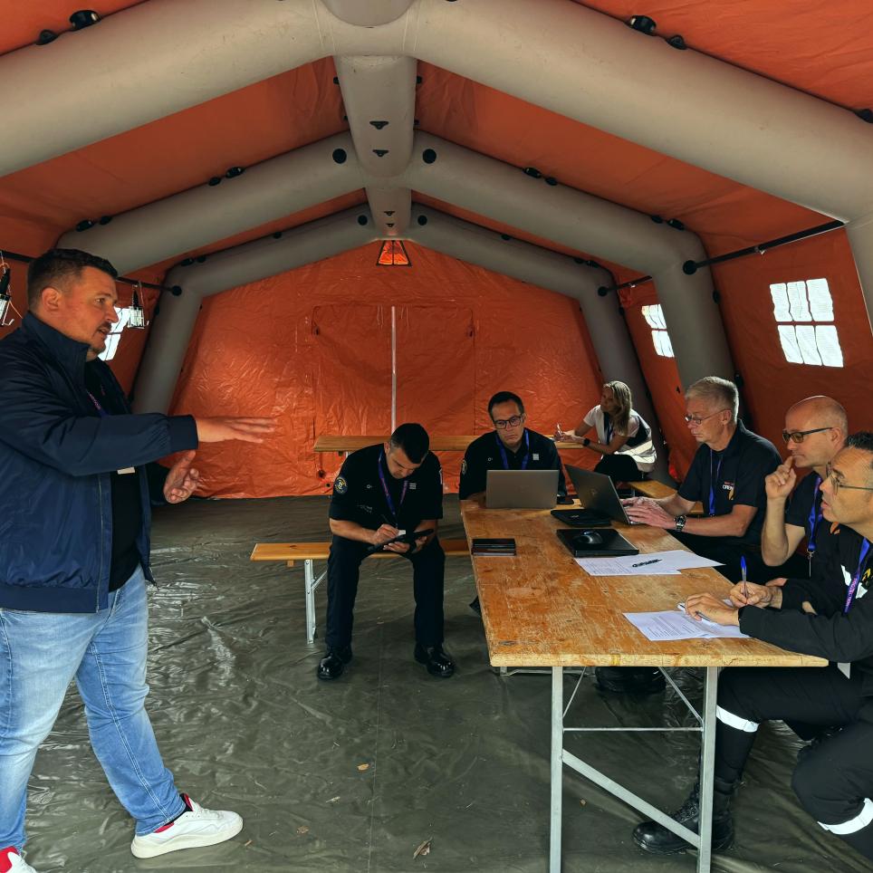 Participants are briefed by an on-site commander.