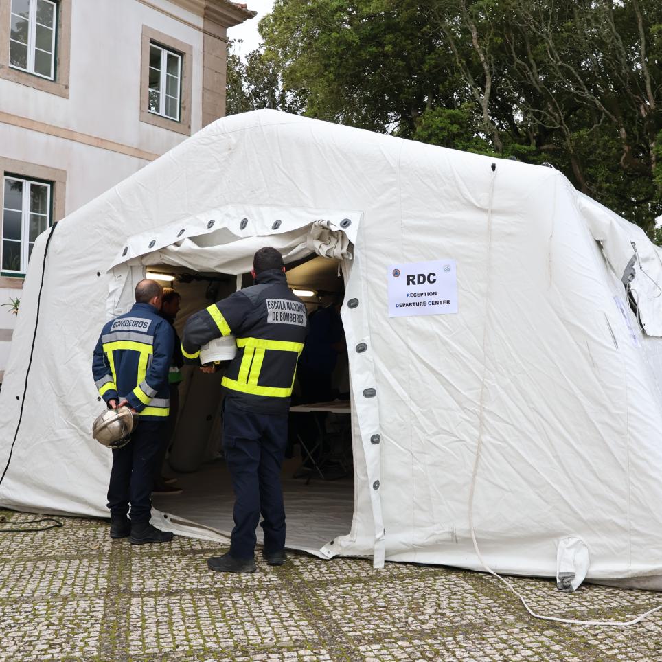 Participants go throught the RDC simulation in the exercise.