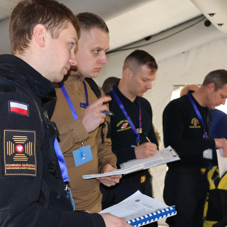 Participants go throught the RDC simulation in the exercise.