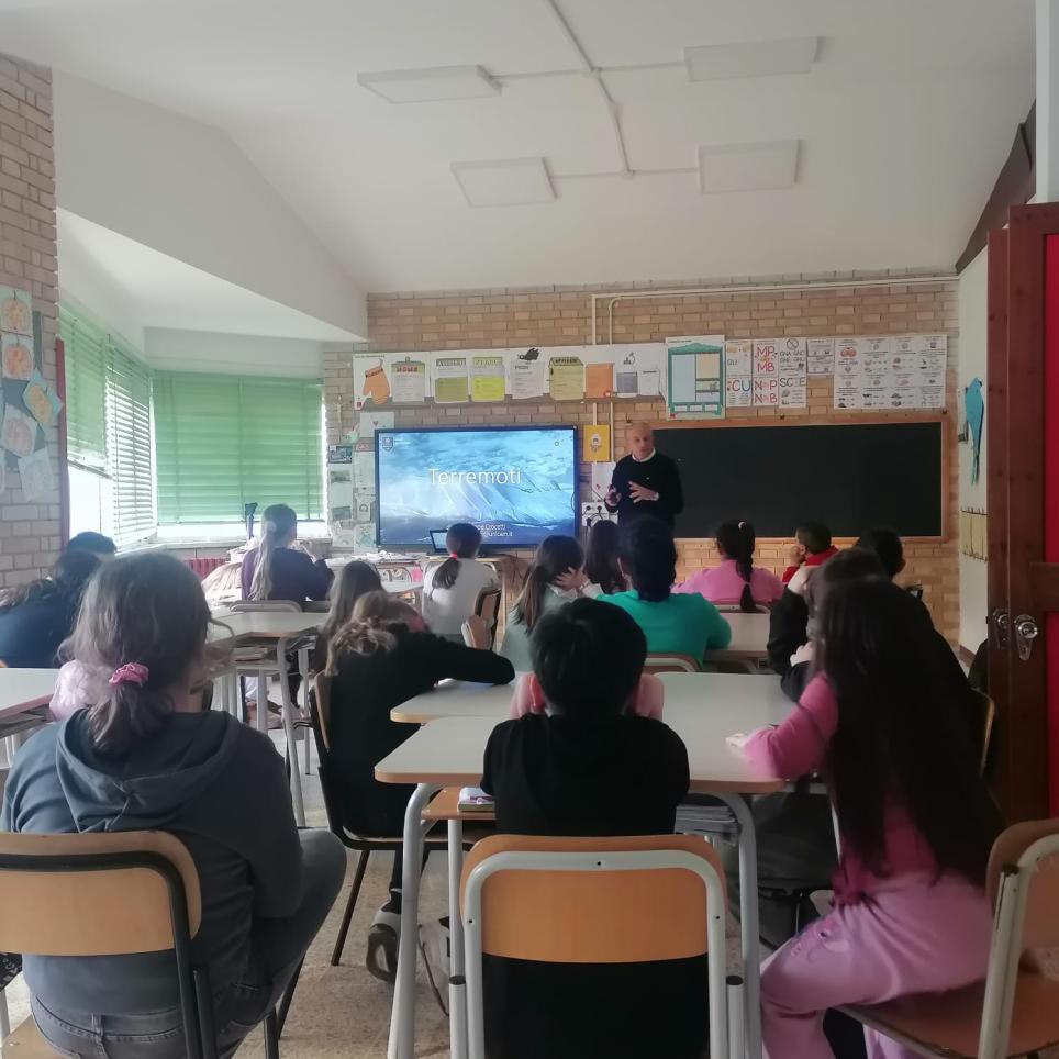 The Kids in the class room exploring the Earth's secrets with Prof. Crocetti