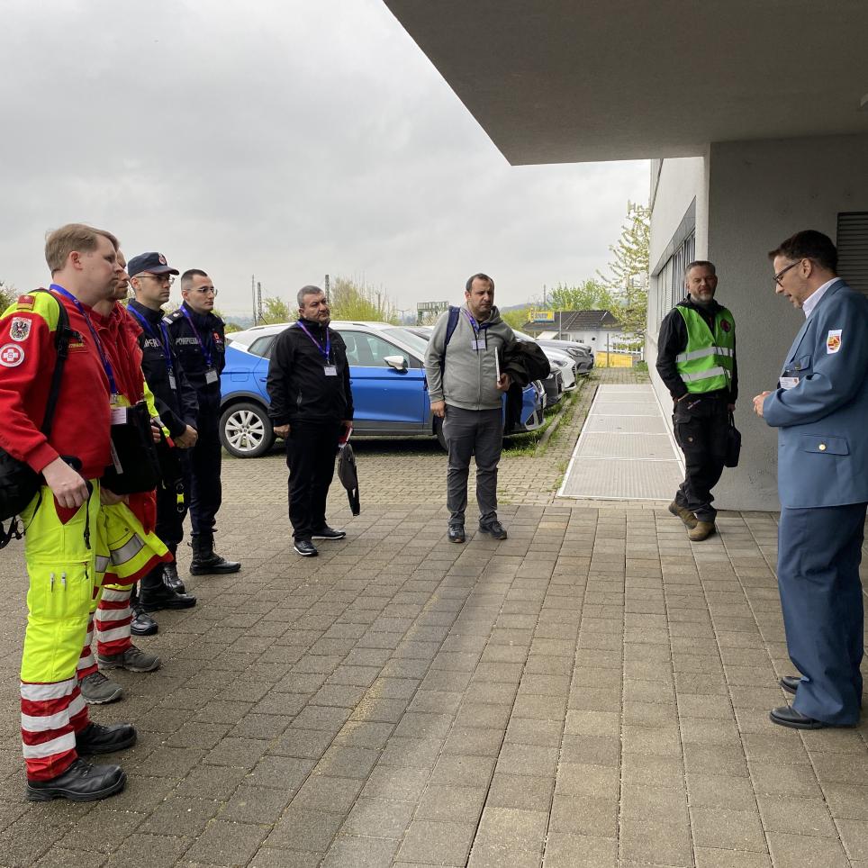 Participants meet with LEMA.