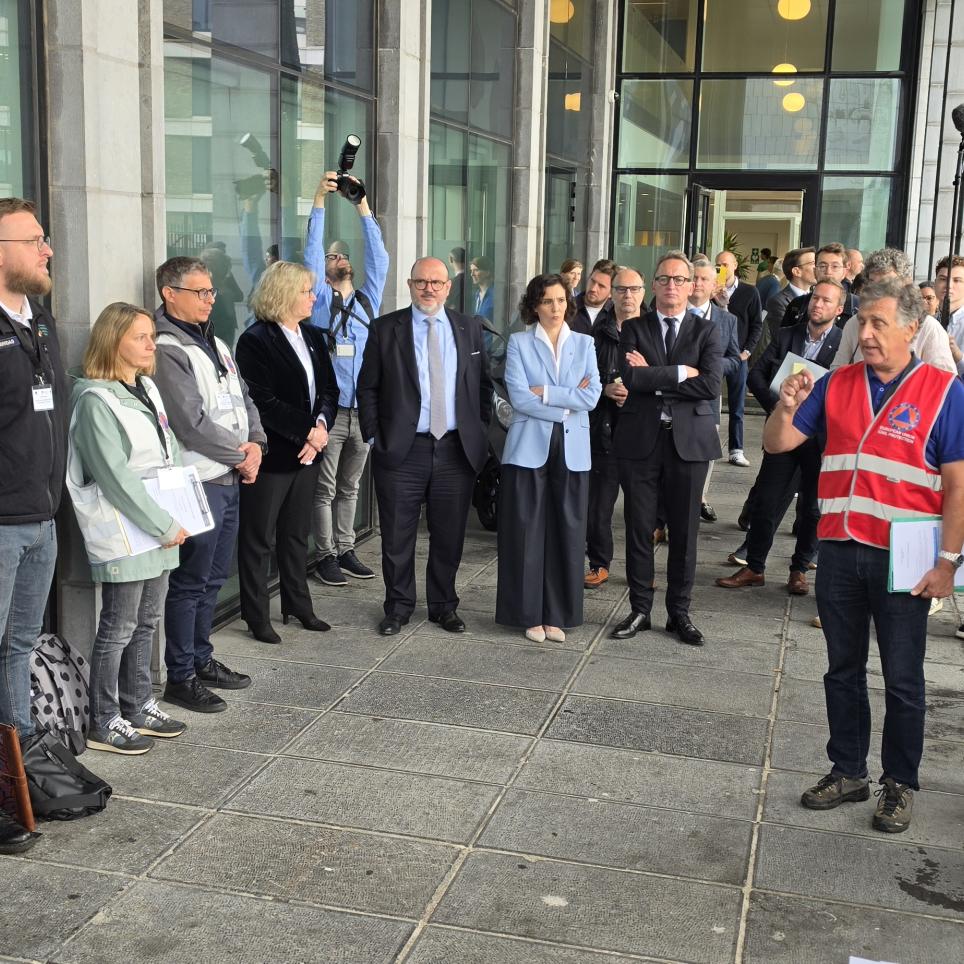 EU Commissioner attends the daily briefing for the ModTTX.