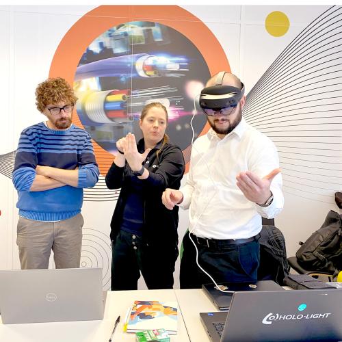 End-user simulation. Augmented reality goggles. AR.