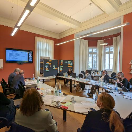 The kick-off stakeholder meeting was conducted in a hybrid format. A constructive exchange between face-to-face and online participants was facilitated.