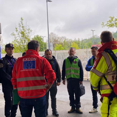 Participants of the ModTTX8 are briefed at the start of the exercise day.