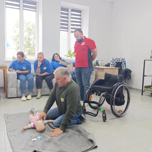 Man giving CPR in Ukraine