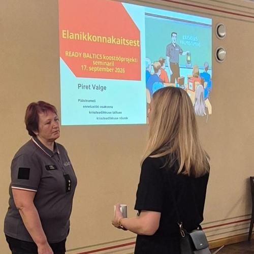Disbaility rights activists and civil protection colleagues discussing at training