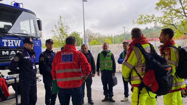 Participants of the ModTTX8 are briefed at the start of the exercise day.