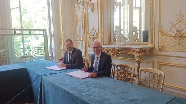 Signing of the service agreement with the Police Prefecture